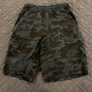 Lined lululemon navy camouflage pace breaker shorts length 9 inches